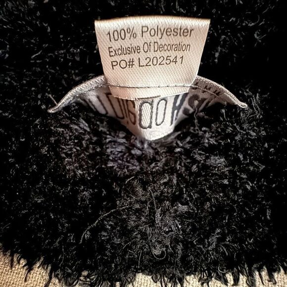 Soft black beanie hat with cat face embellishments and ears NWOT - Picture 7 of 7